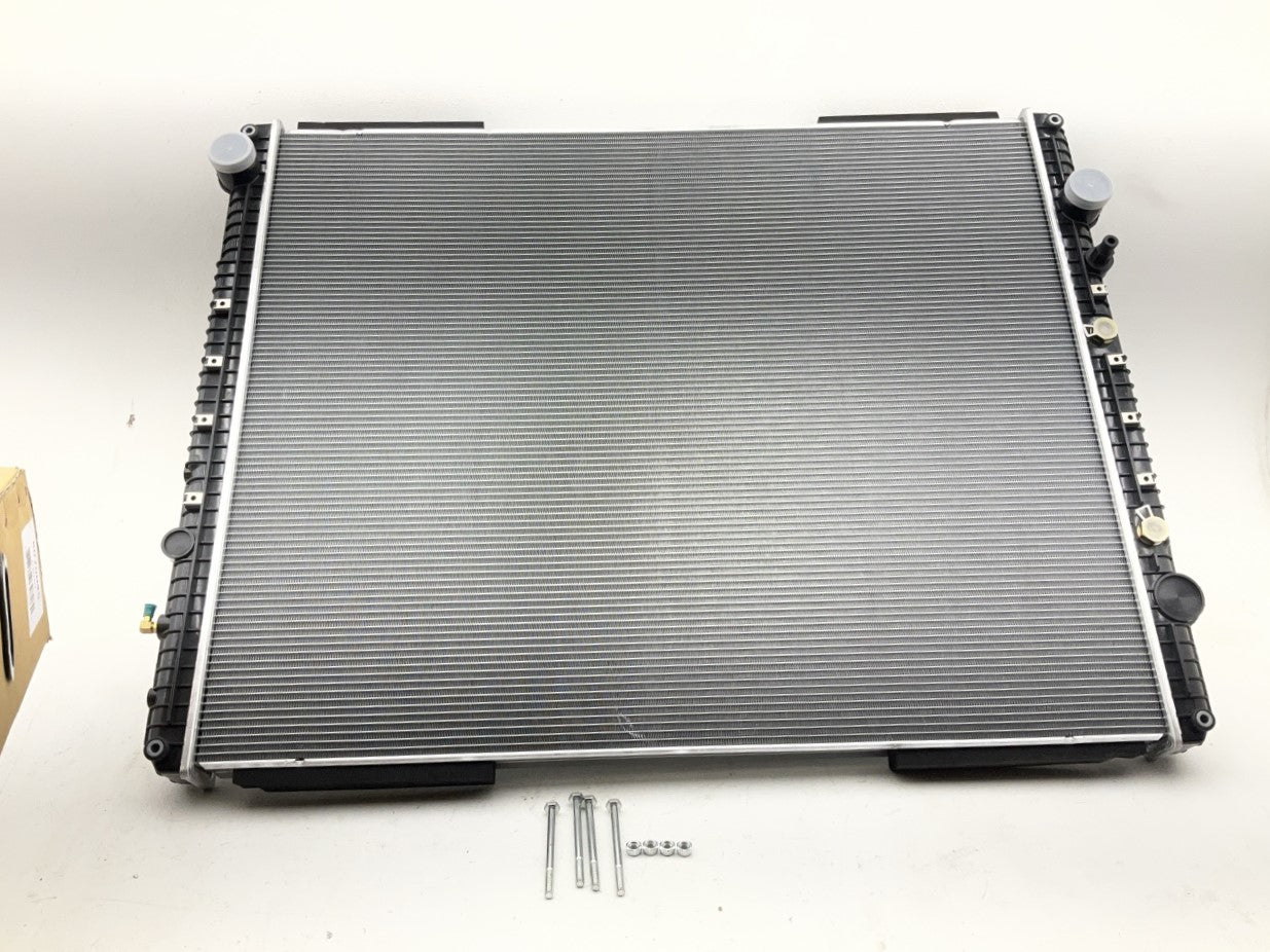 Agility 8070045 Radiator For 2008-2011 Freightliner Classic, 08-09 Classic XL