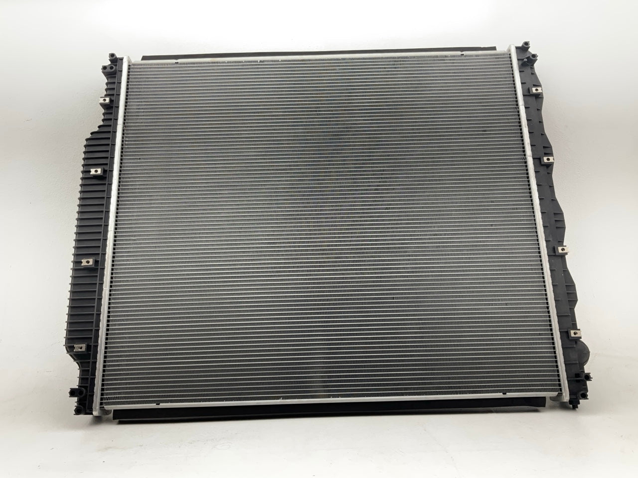 Agility 8070065 Radiator For 2007-2014 Volvo VHD