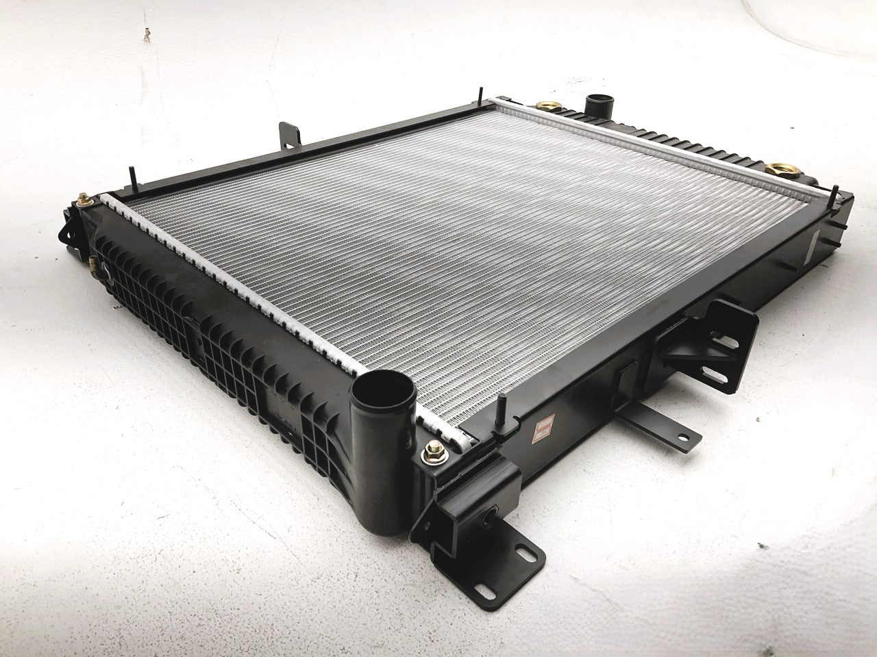 Agility 8070071 Radiator For 2008-2013 Freightliner B2, 2008-2011 S2