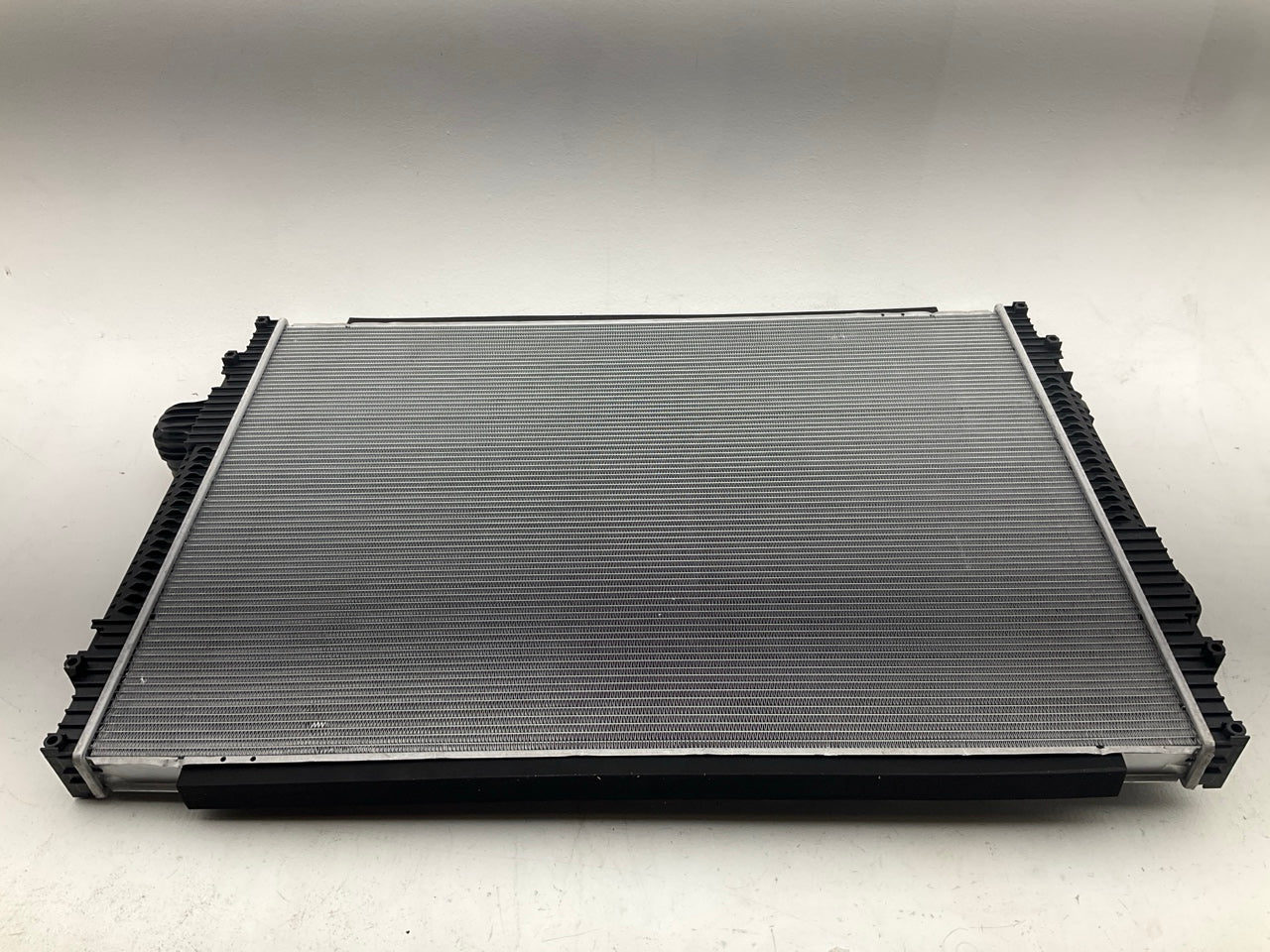 Agility 8070073 Radiator For 2011-2013 Kenworth T660, 2012 T400, 2009 T370