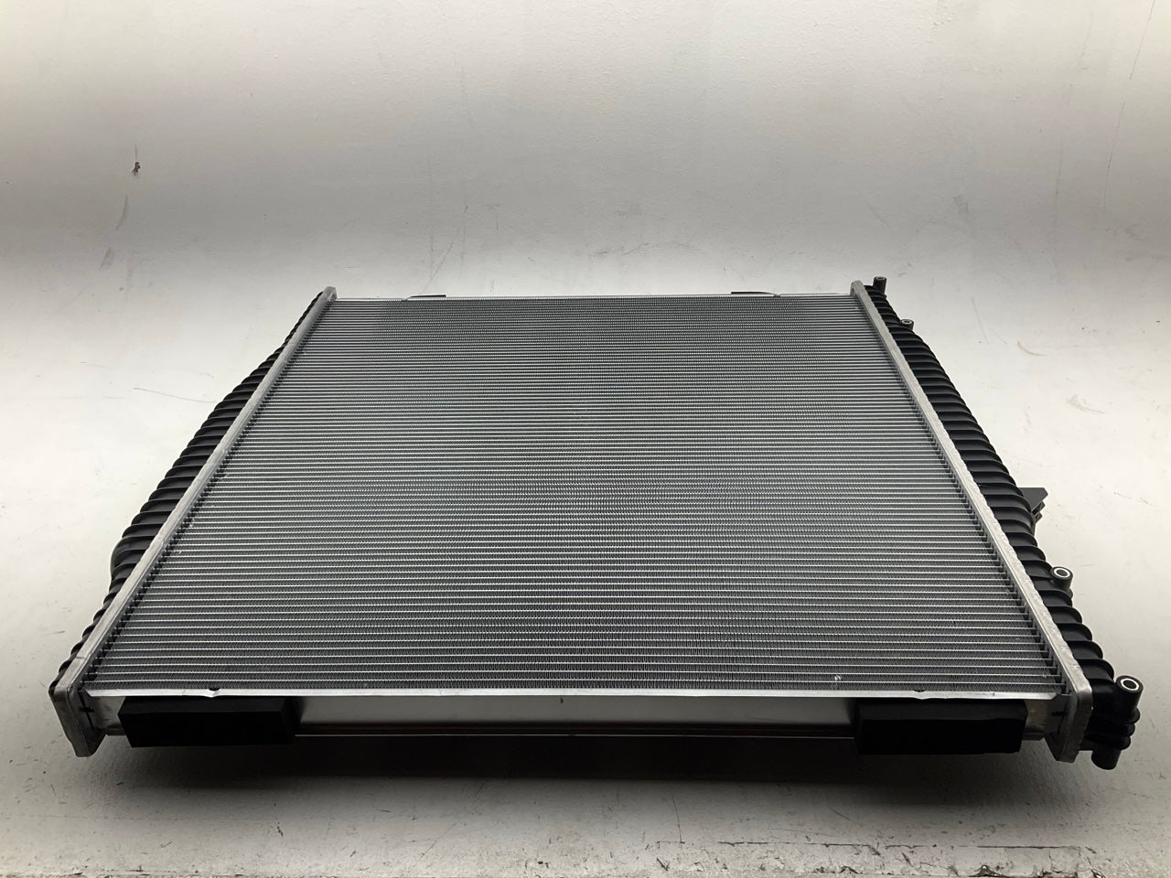 Agility 8070124 Radiator For 2005-2007 Mack CT, 2006-2008 Mack CTP