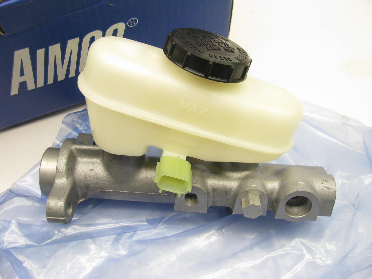 Aimco M901077 Brake Master Cylinder For 1997 Ford Crown Victoria