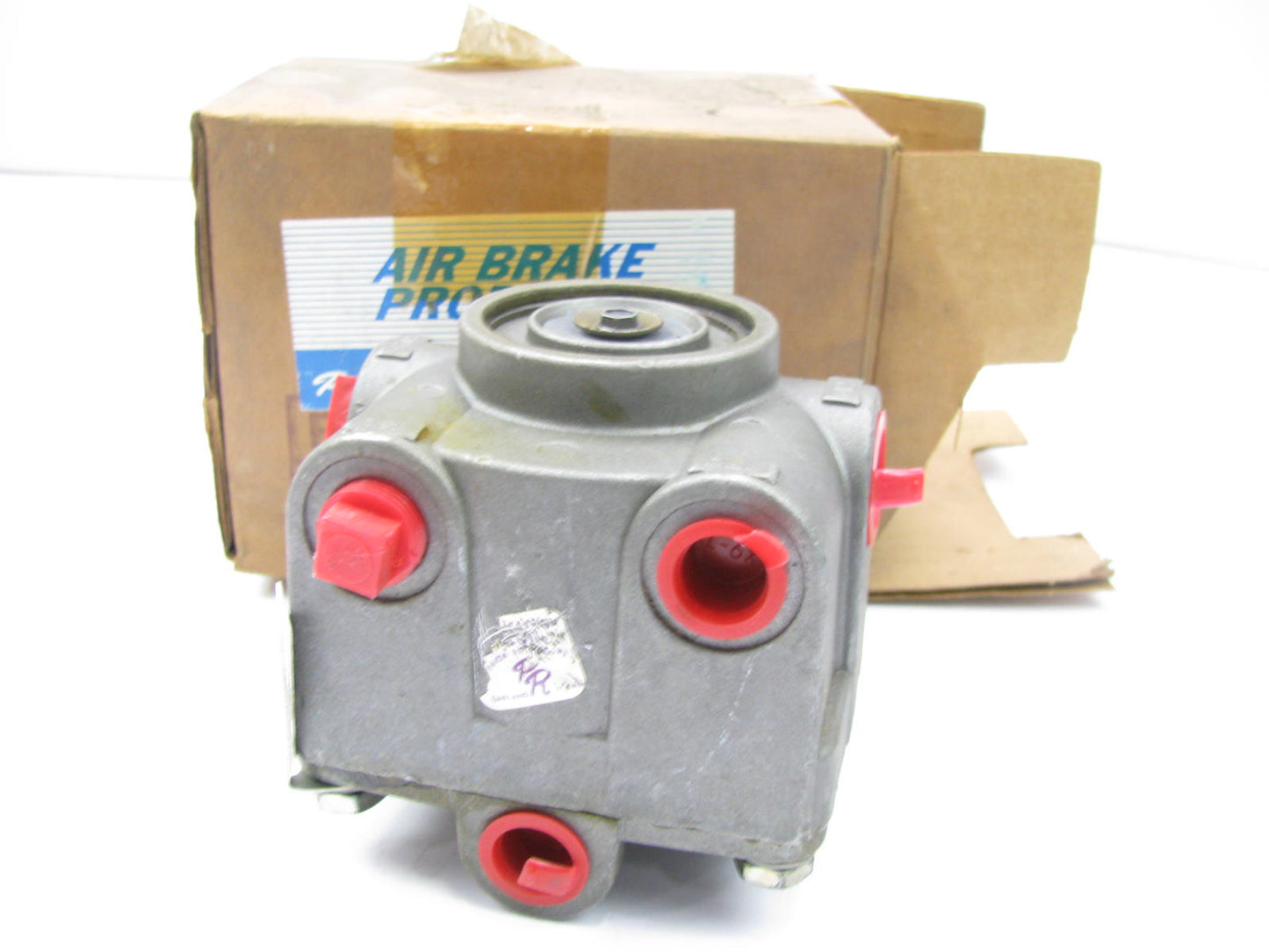 Air Brake Product N30096 Two Port Single Control Line Tractor Relay Valve