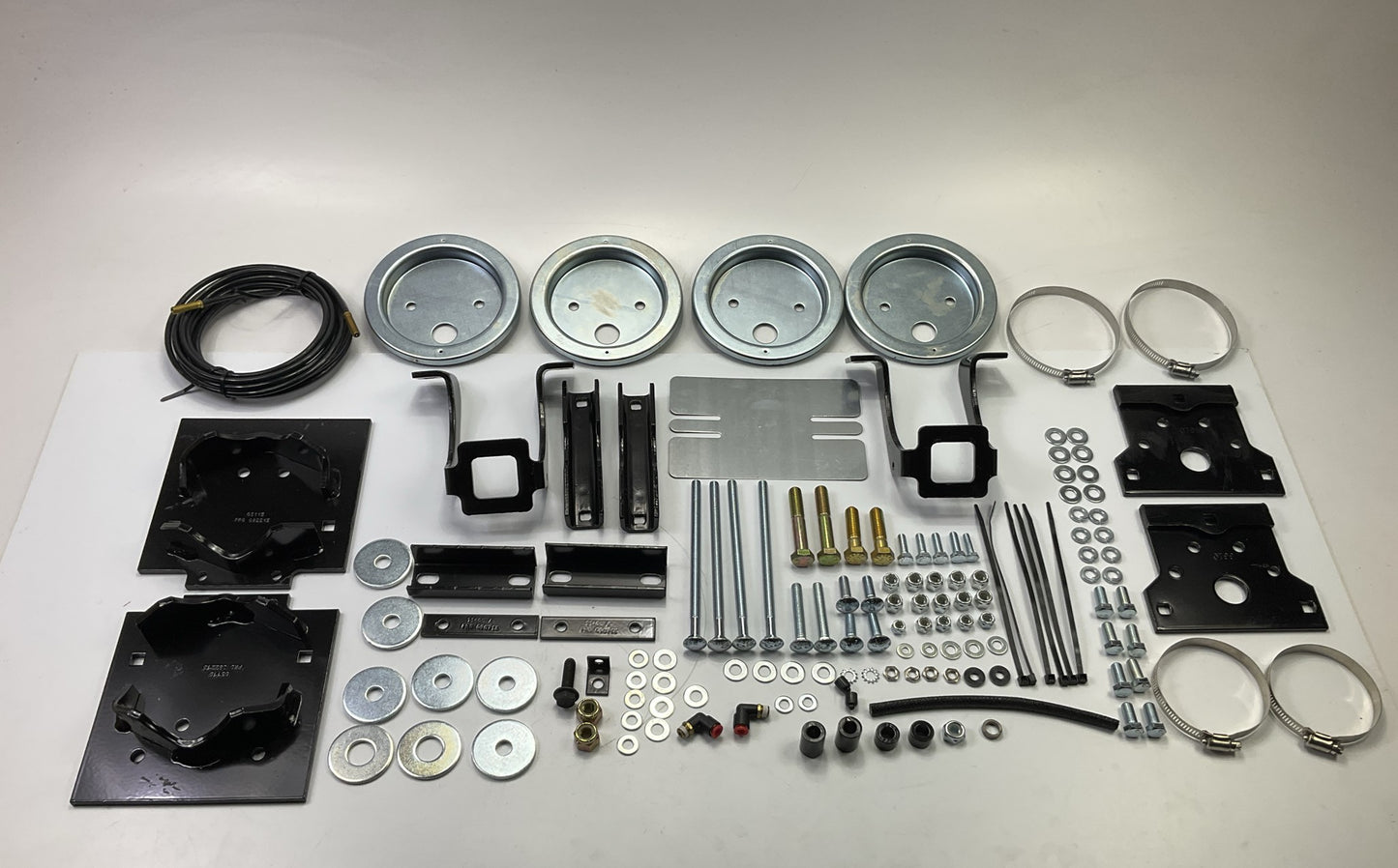 Air Lift 57393 Suspension Leveling Kit - 1999-2004 Ford F-250 F-350 SD RWD (2WD)