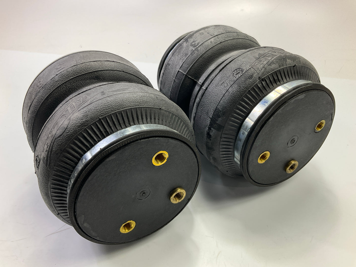 Air Lift 57393 Suspension Leveling Kit - 1999-2004 Ford F-250 F-350 SD RWD (2WD)