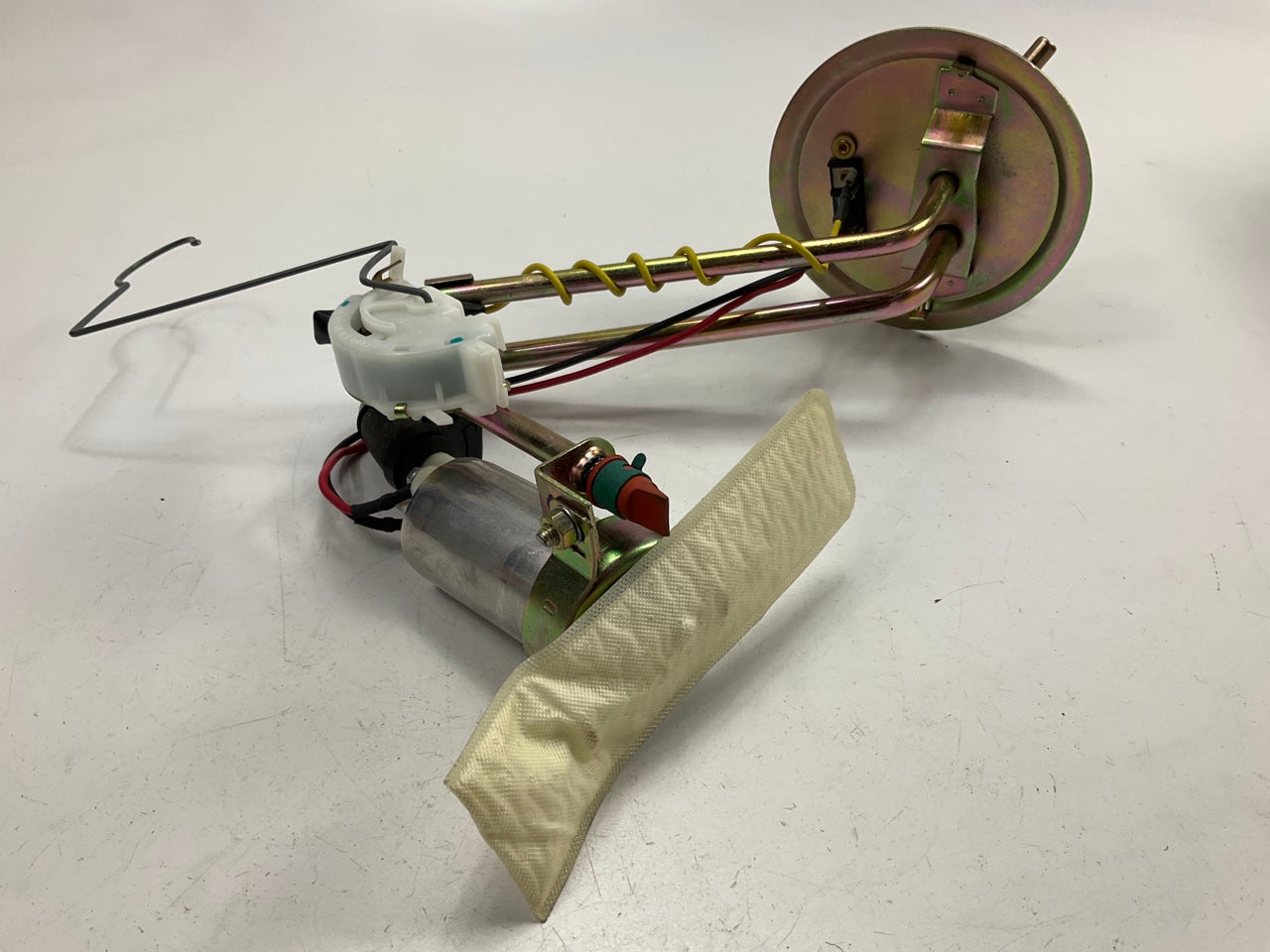 MISSING THE FLOAT - Airtex E2135S Rear Gas Tank Fuel Pump Hanger