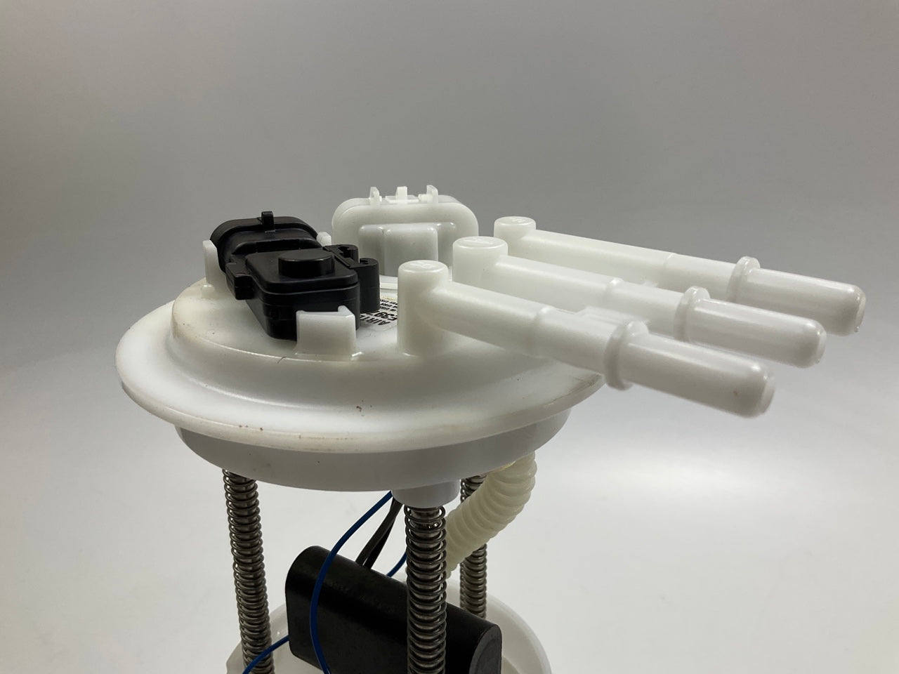 Airtex E3973M Fuel Pump Module Assembly For 1998-2000 Oldsmobile Intrigue