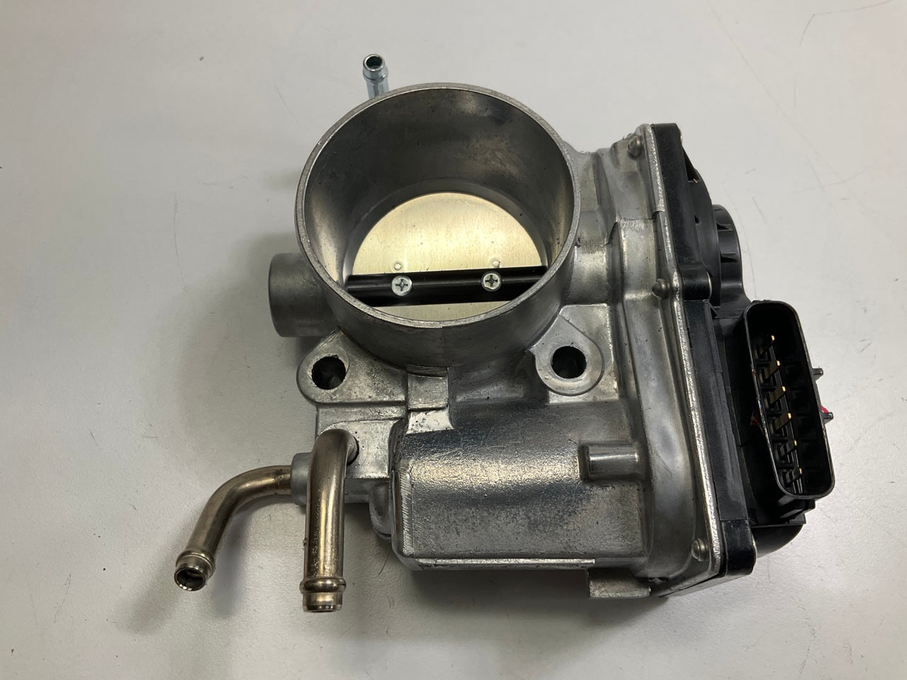 Aisin TBT-010 Throttle Body - 2004-2006 Toyota Camry, 2004-2007 Highlander 2.4L