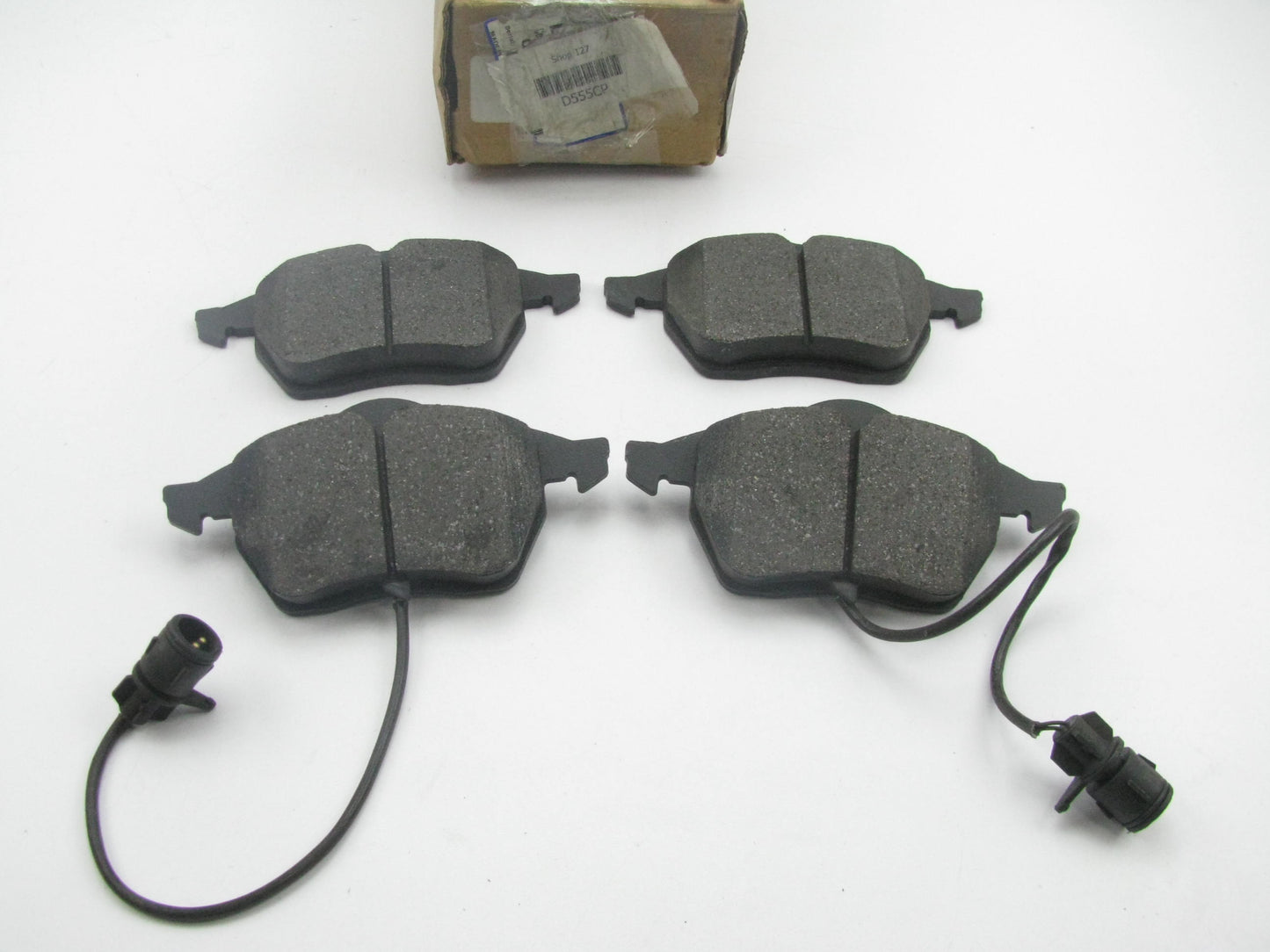 Akebono ACT555 Ceramic DIsc Brake Pad Set - Front