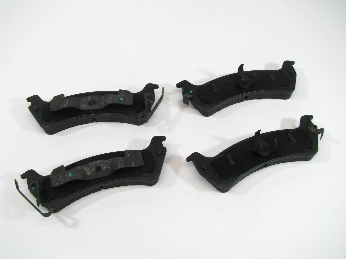 Akebono D713CP Rear Disc Brake Pads For 1997-1998 Jeep Cherokee