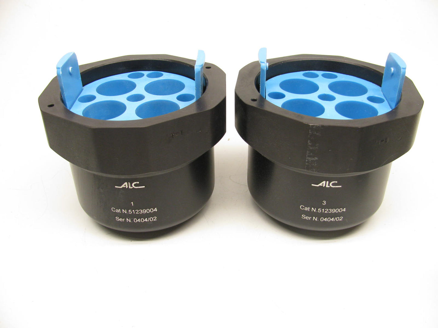 (2) ALC Swing Buckets 51239004 W/ (2) Inserts For 50 & 10mL Conical Tubes