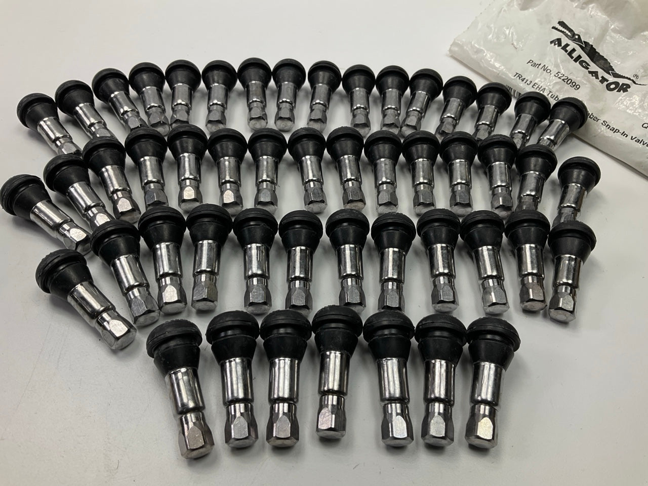 Alligator 522099 Tubeless Rubber Snap-In Valve W/Chrome Sleeve TR413, Box Of 50