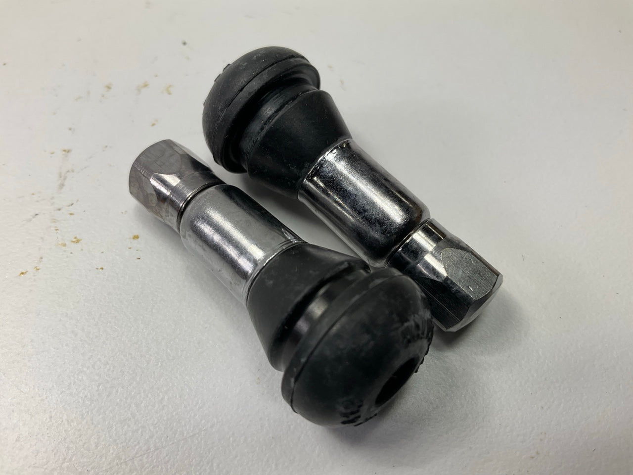 Alligator 522099 Tubeless Rubber Snap-In Valve W/Chrome Sleeve TR413, Box Of 50