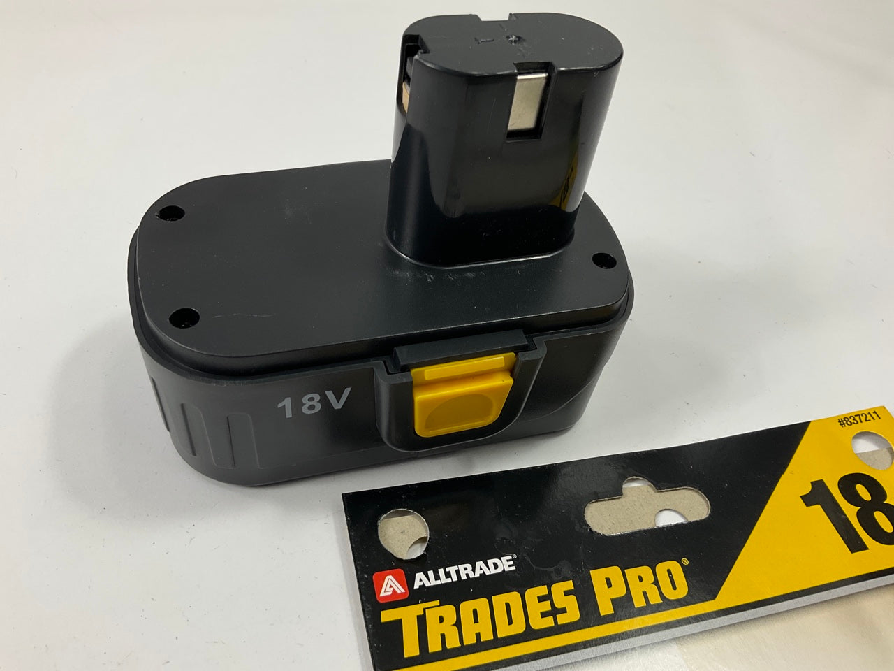 Tradespro 837211 18-Volt Replacement Battery