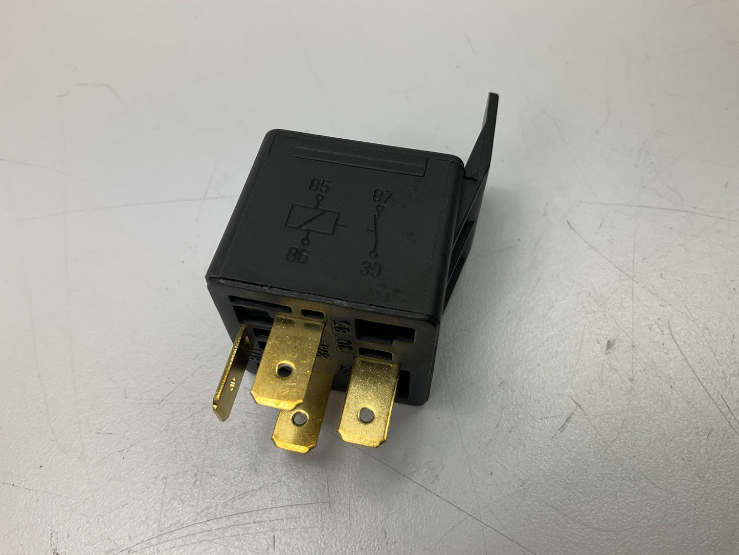 Alpena 70211 Universal 4-pin Relay, 12V, 20 Amps
