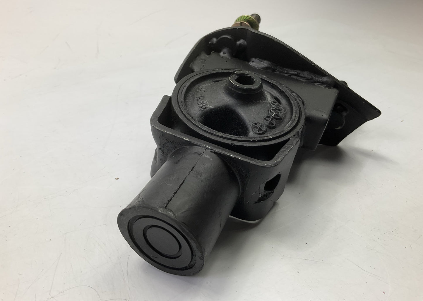Anchor 8706 Rear Left Autotomatic Transmission Mount For 1993-98 Quest, Villager