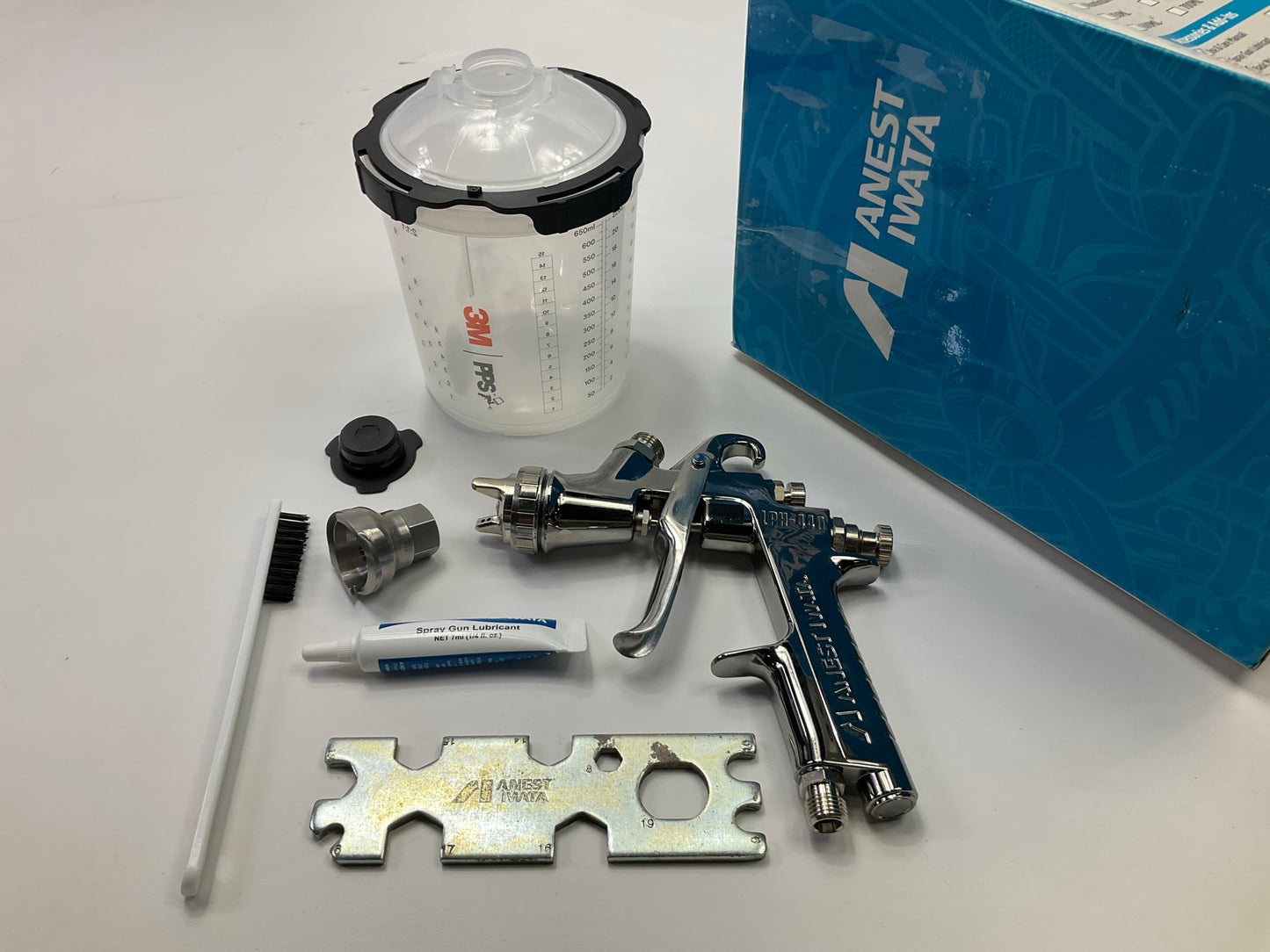 Anest Iwata 5730 Air - Spray Gun With Cup