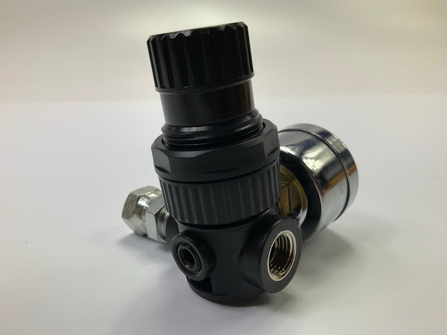 ANEST IWATA 8131B AK-1R2 Adjustable Air Flow Regulator, 0 To 60 Psi