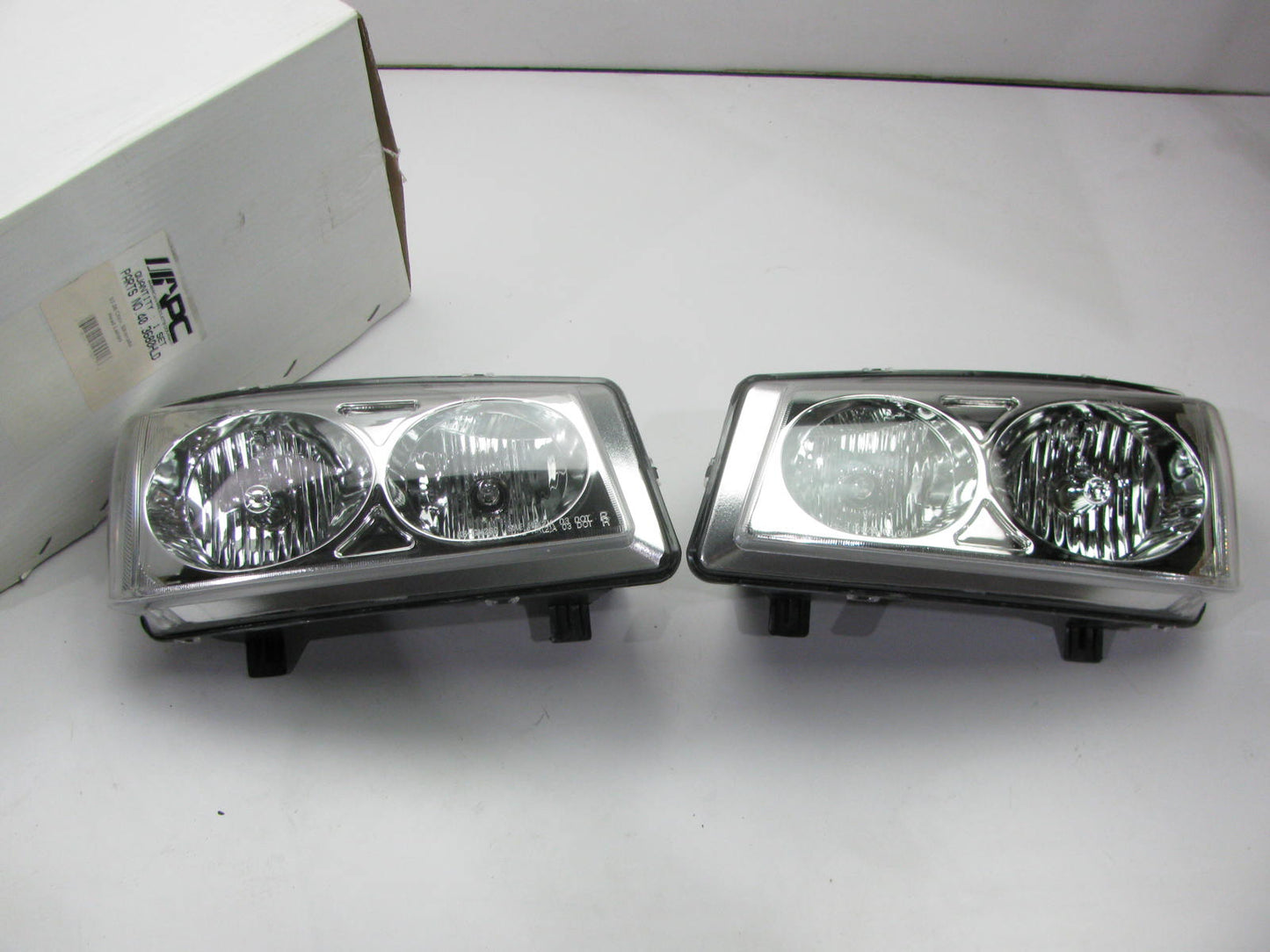 Chrome Housing Right Left Headlight Head Lamps For 2003-2005 Silverado 403680HLD
