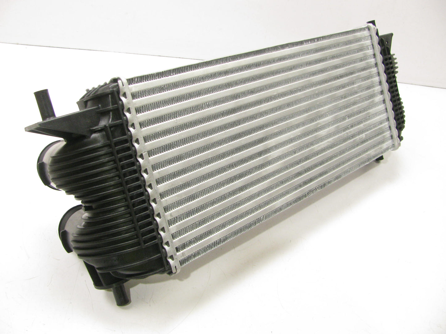 APC 70191IC Turbo Turbocharger Intercooler For 11-17 Nissan Juke 1.6L