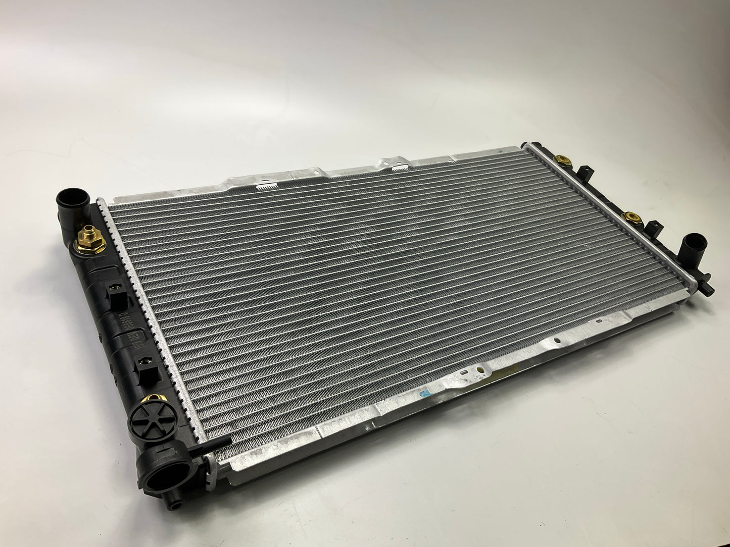 Apdi 8011558 Radiator For 1992-1996 Mazda MX-3 1.6L