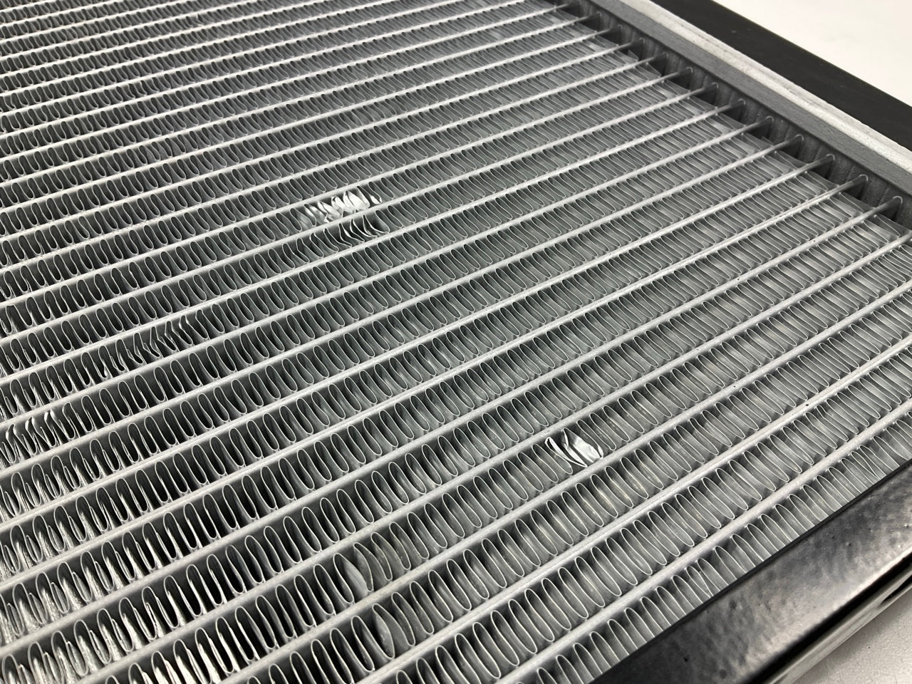 COSMETIC DAMAGE TO FINS - Apdi 8012082 Radiator (SEE PHOTOS)