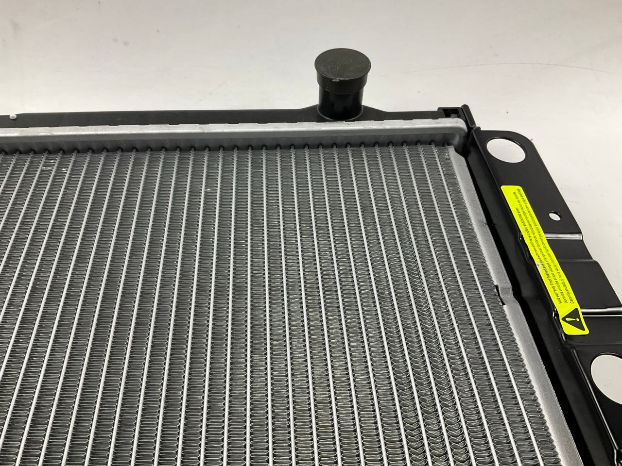 COSMETIC DAMAGE TO FINS - Apdi 8012101 Radiator (SEE PHOTOS)