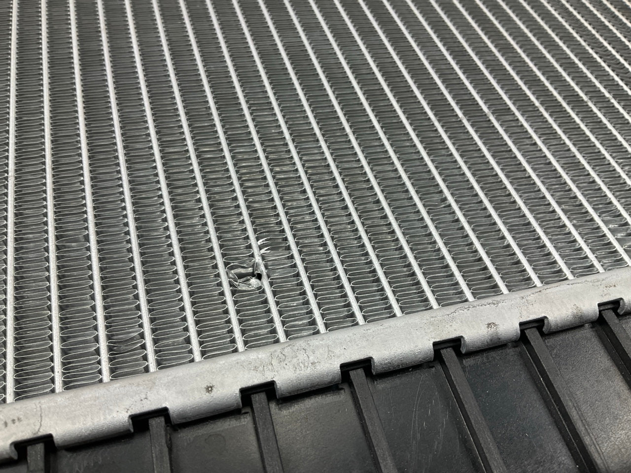 COSMETIC DAMAGE TO FINS - Apdi 8012101 Radiator (SEE PHOTOS)