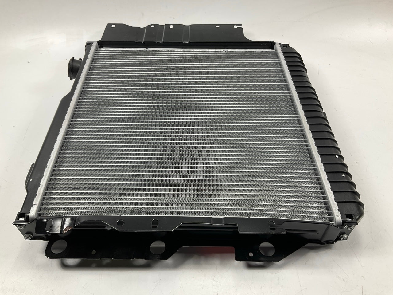COSMETIC DAMAGE TO FINS - Apdi 8012101 Radiator (SEE PHOTOS)