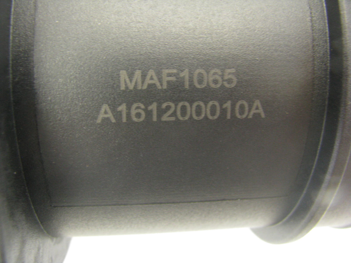 Apwi MAF1065 MAF Mass Air Flow Sensor for 1999-2002 Volvo 2.3L 2.4L