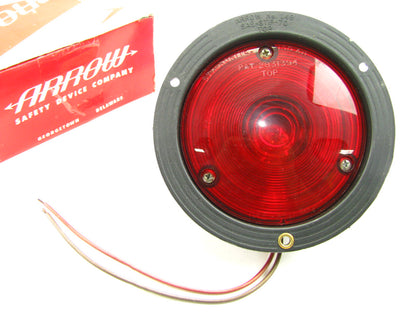 4'' Round Flange Mount, Plastic Housing  Red  Stop Turn Light,  Arrow 149-01-122