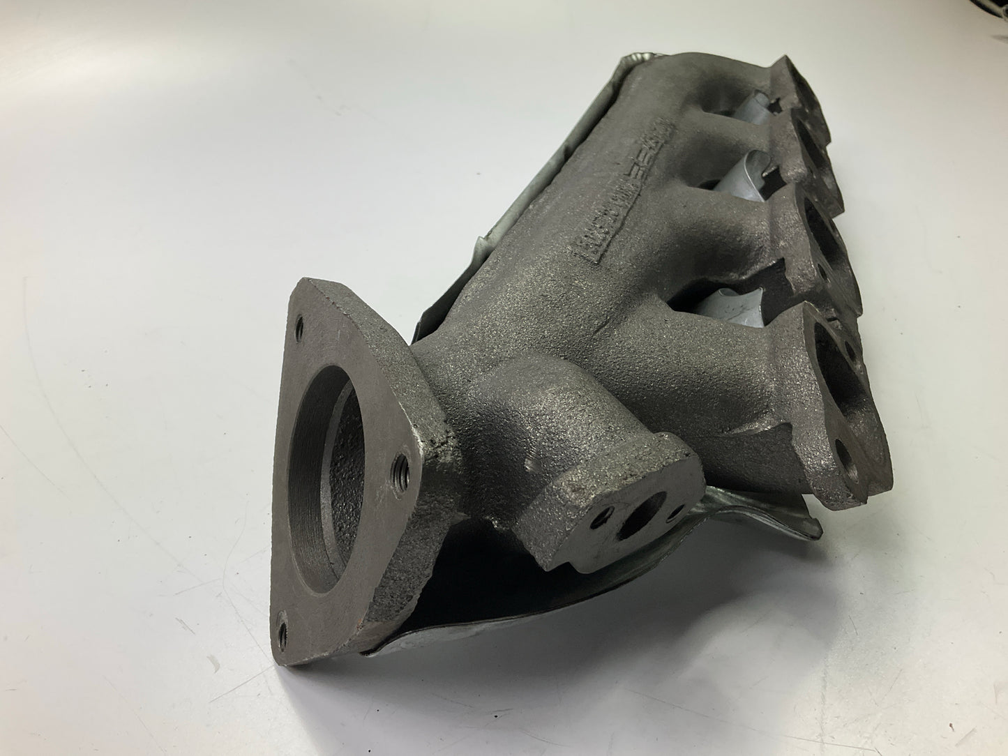 ATP 101376 Right Exhaust Manifold - 2001-2003 Chevy GMC 8.1L V8
