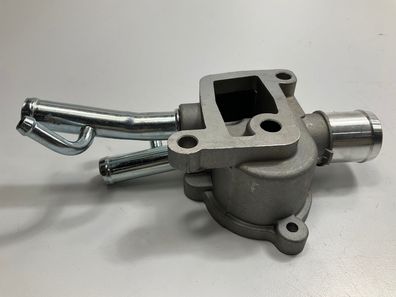 Auto 7 311-0034A Engine Coolant Thermostat Housing For 2002-2005 Hyundai Accent