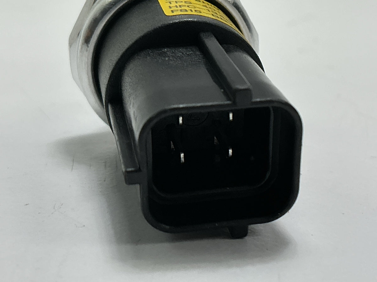 Auto 7 506-0012 A/C Refrigerant Pressure Switch