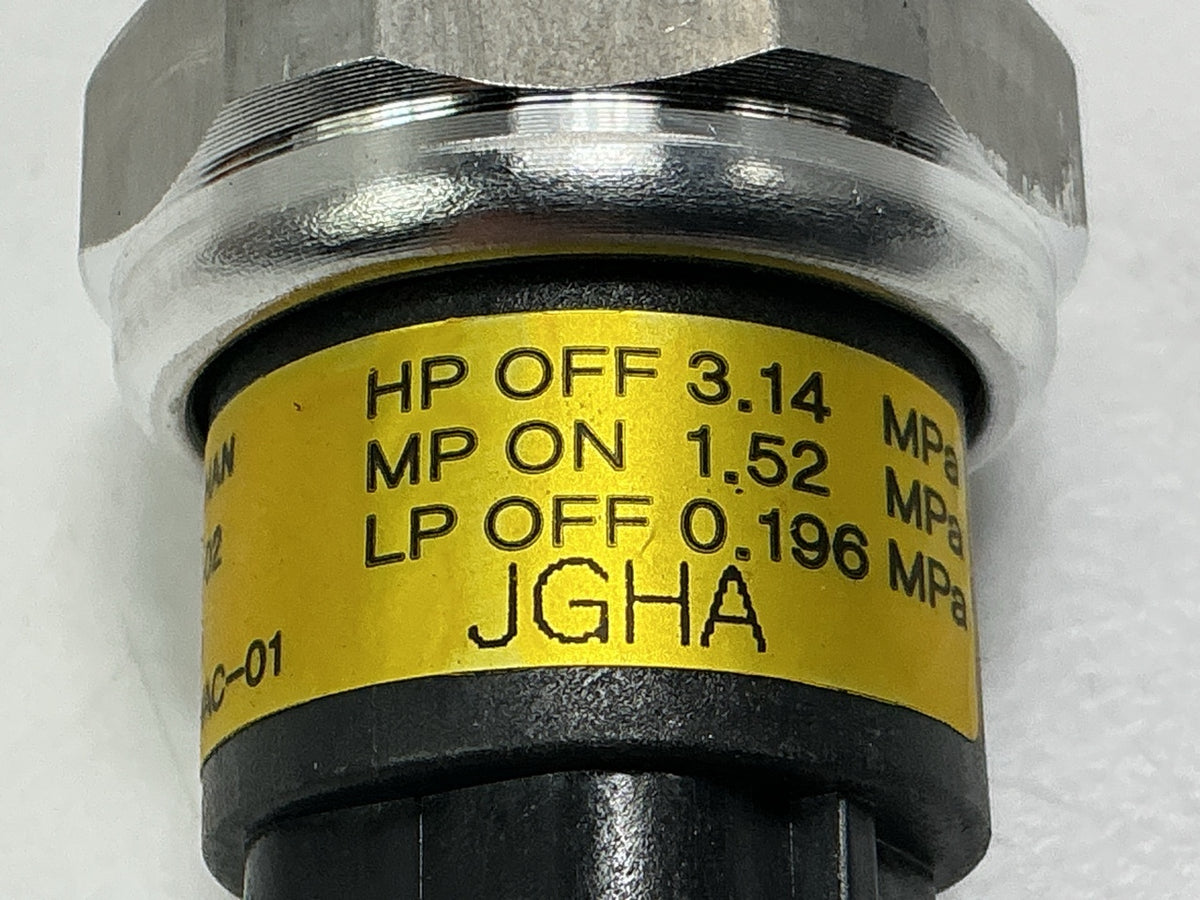 Auto 7 506-0012 A/C Refrigerant Pressure Switch