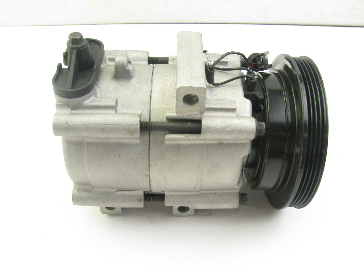 Auto 7 701-0157R REMAN A/C Compressor For 1994-1995 Hyundai Elantra 1.6L