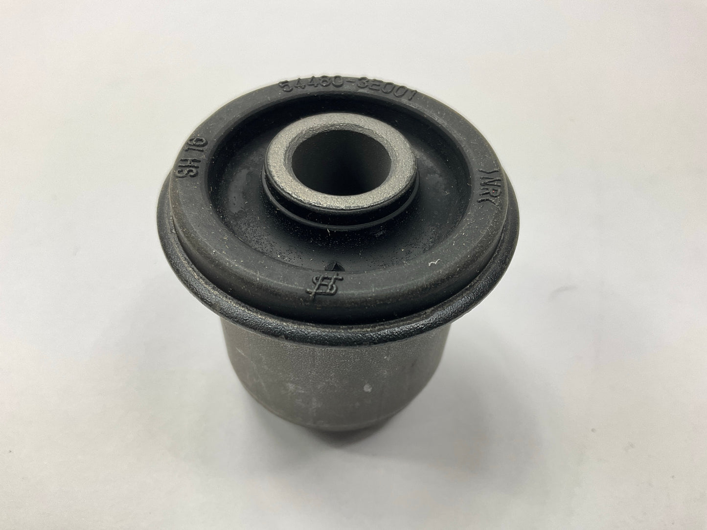 Auto 7 840-0239 Front Upper Control Arm Bushing For 2003-2004 Kia Sorento