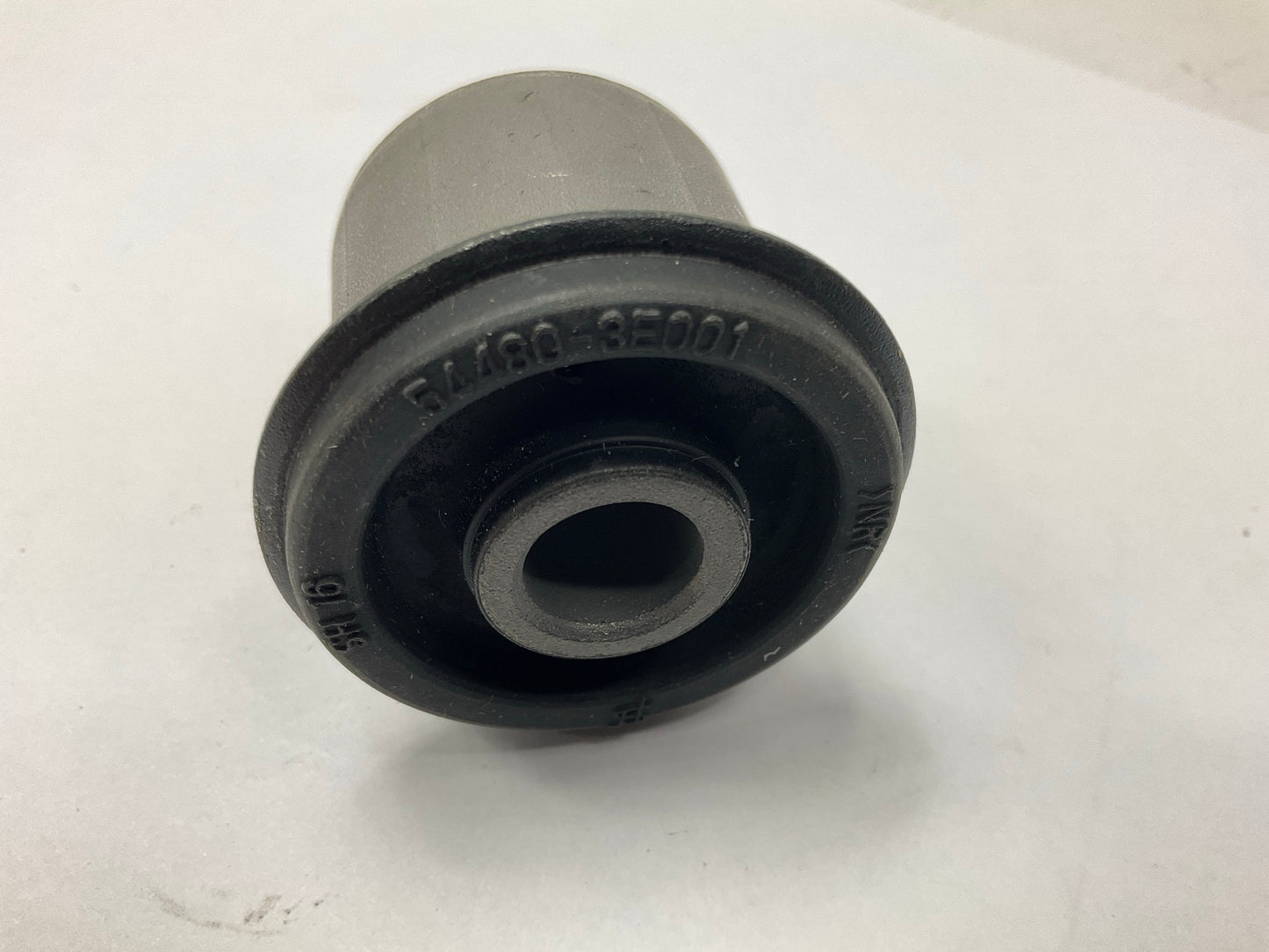Auto 7 840-0239 Front Upper Control Arm Bushing For 2003-2004 Kia Sorento