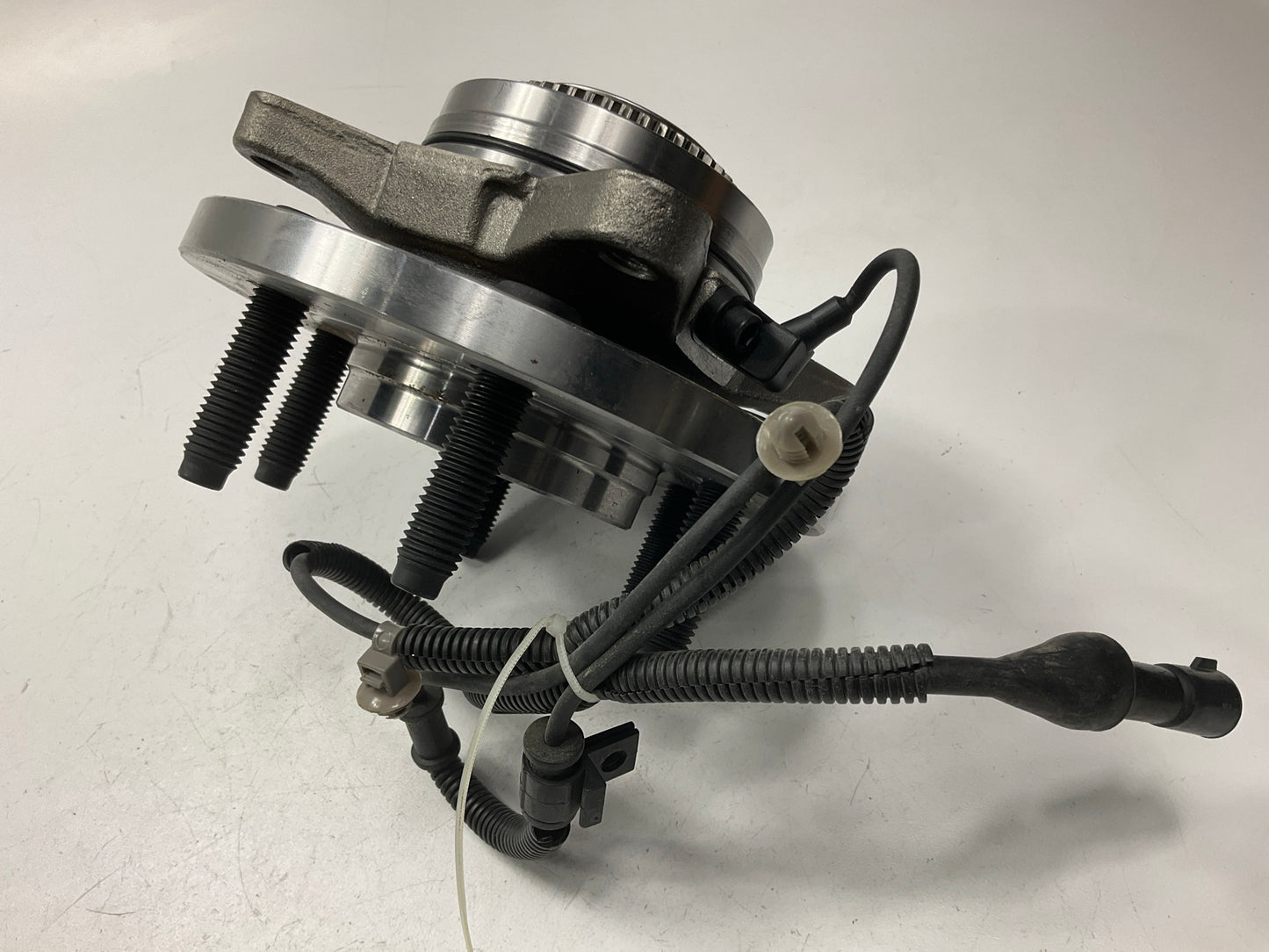 Auto Extra 515119 Front Wheel Hub For 2009-2010 Ford F-150