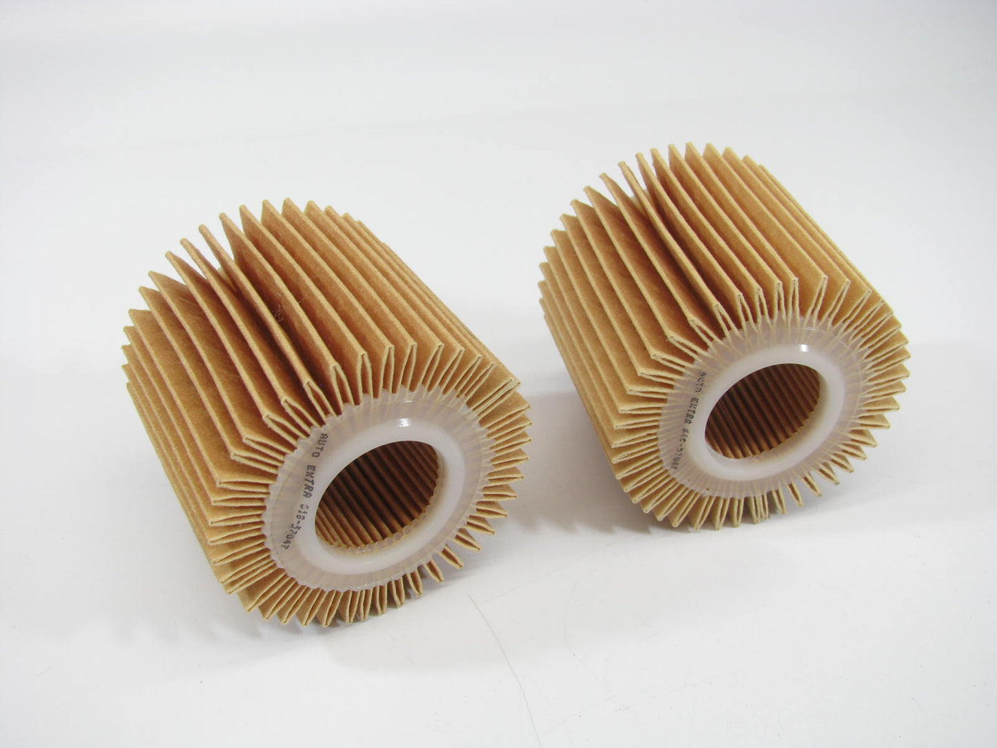 (2) Auto Extra 618-57047 Engine Oil Filter Replaces CH9972 57047 L25608 P967