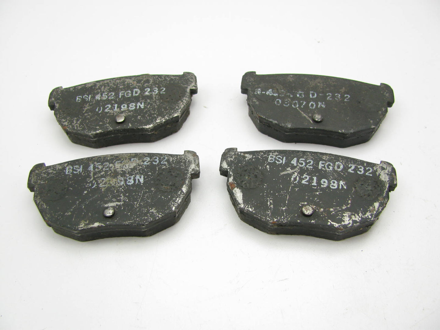 Auto Extra AXMD231 Rear Disc Brake Pads For 1982-83 Datsun 200SX 1982-84 Maxima