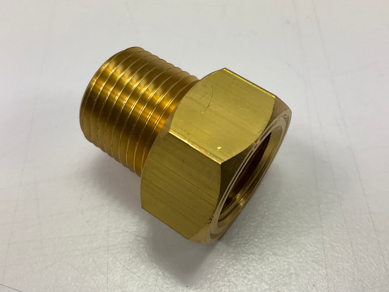 Auto Meter 2263 Pipe Fitting Brass Adapter 3/8'' NPT Male To 5/8''-18 UNF Female