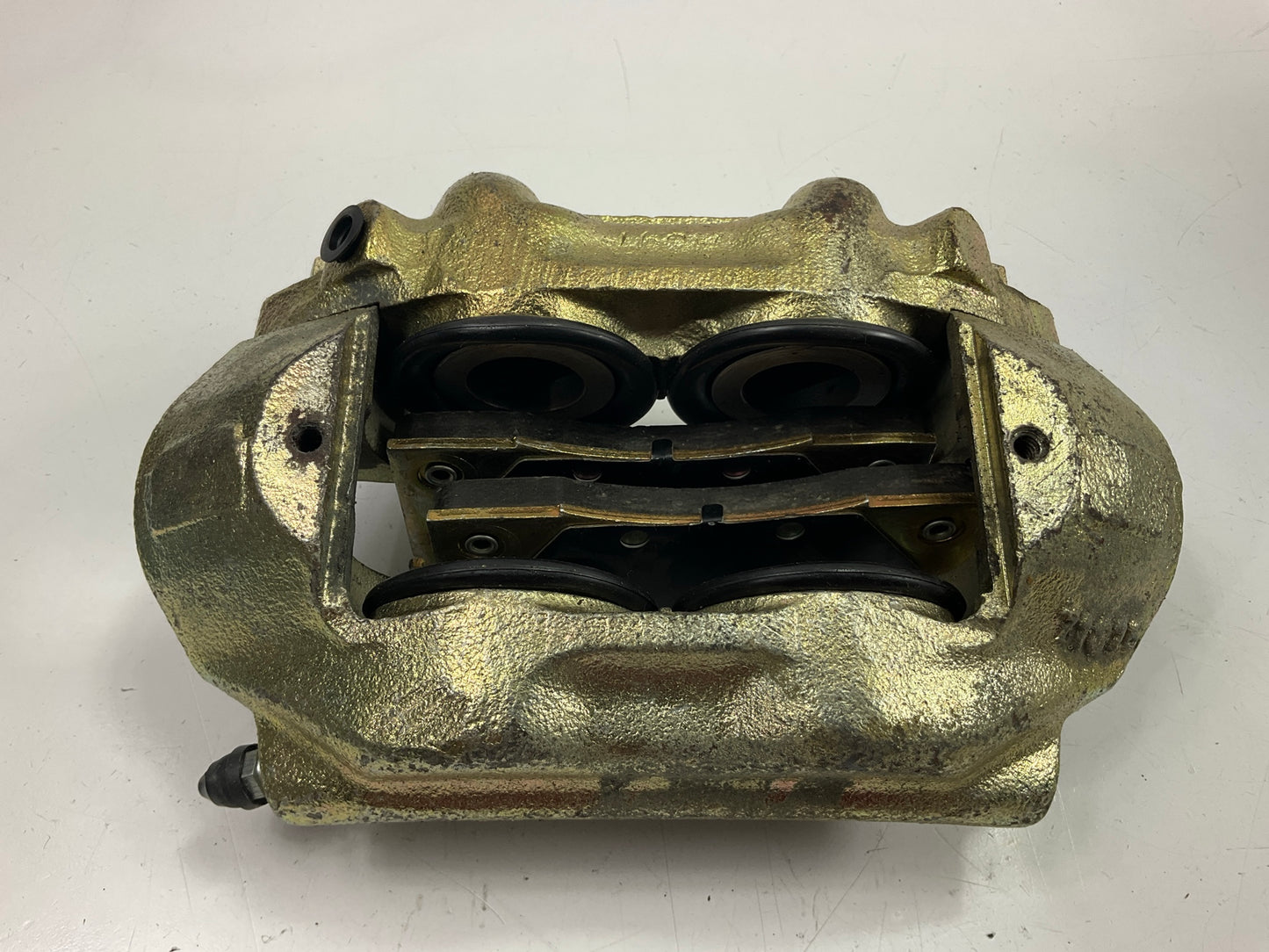 REMAN. Auto Specialty 40-81005 Front Right Disc Brake Caliper W/ Brake Pads