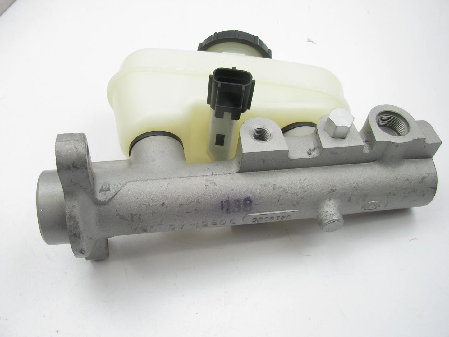 Auto Specialty M-81071 Brake Master Cylinder 1995-96 Ford Crown Victoria POLICE