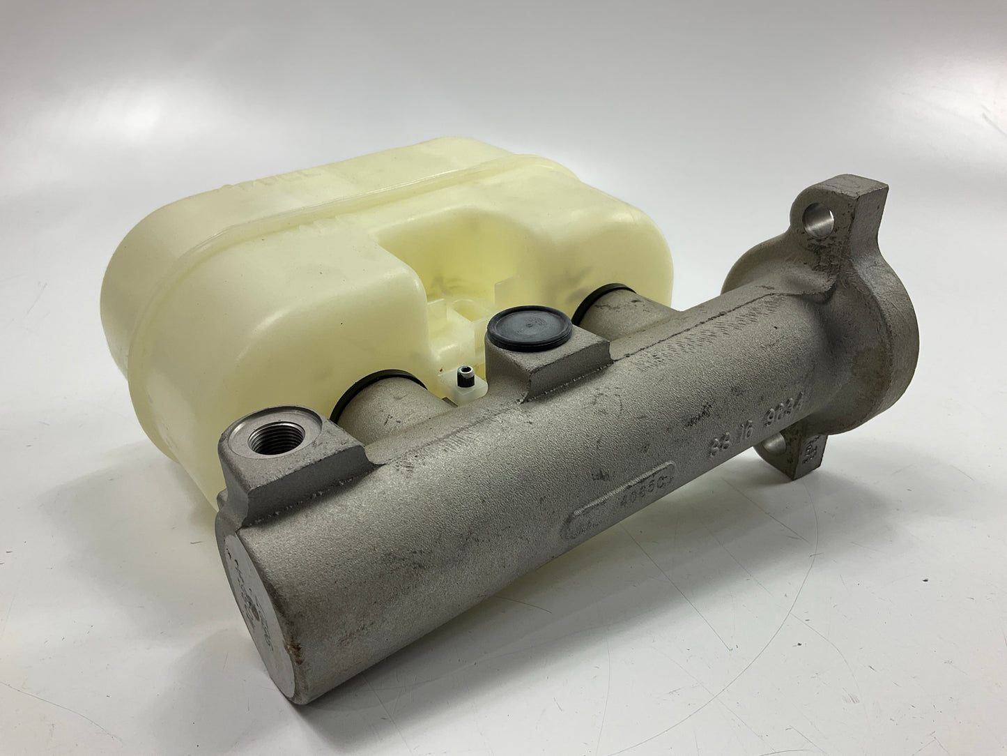 Auto Specialty M87028 Brake Mster Cylinder For 2001-03 Dodge Ram 2500, 3500