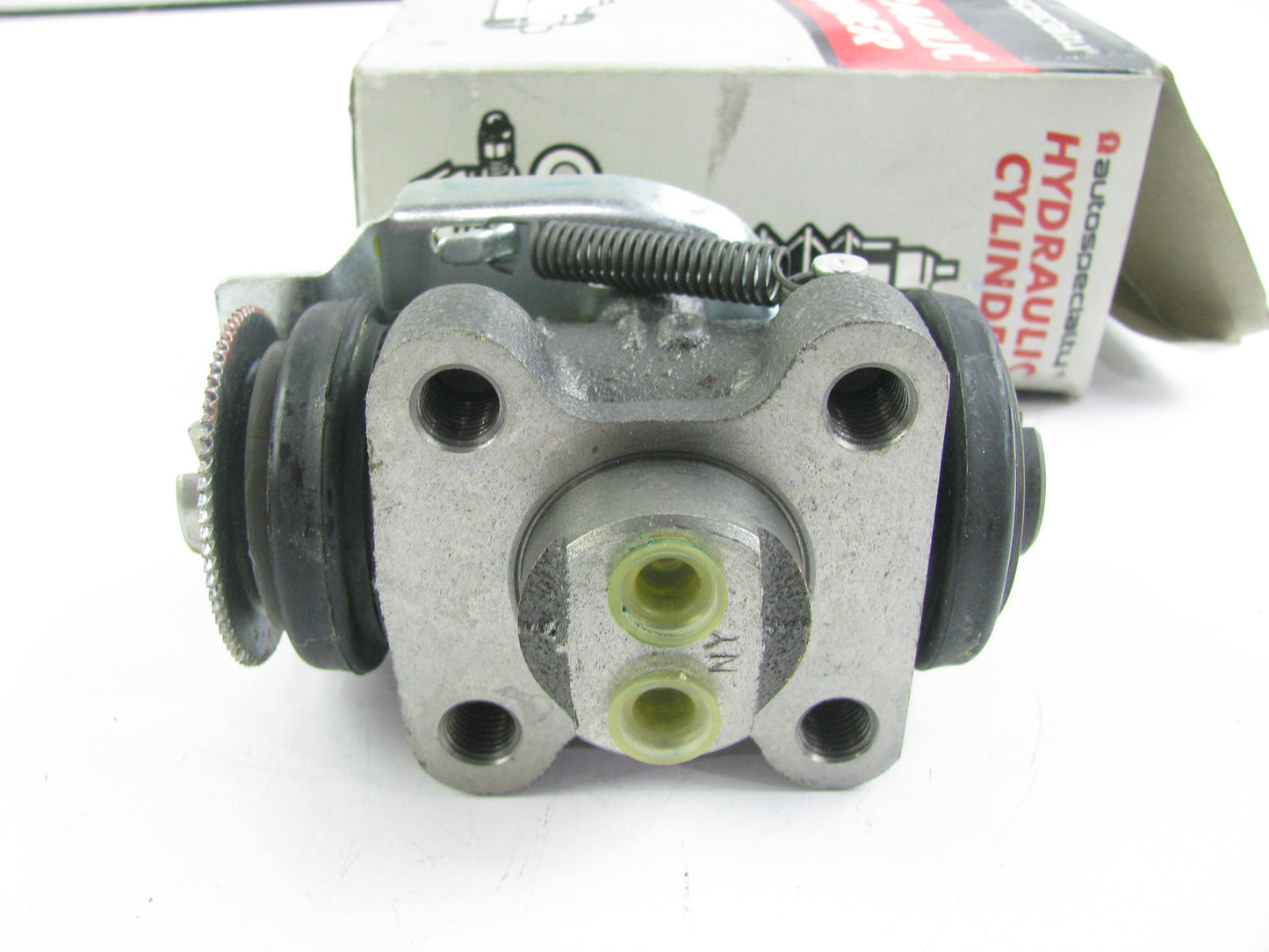Rear Left Rearward Wheel Cylinder For 1987-1997 Mitsubishi Fuso FE Truck W-60006