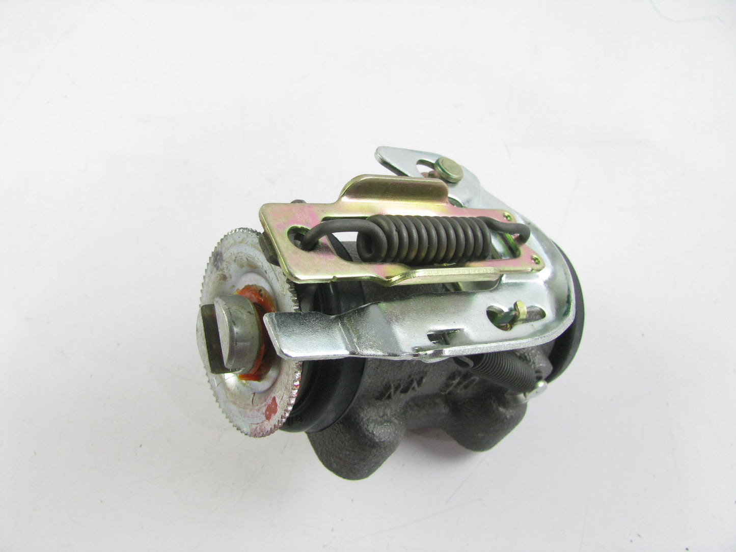 Rear Left Rearward Wheel Cylinder For 1987-1997 Mitsubishi Fuso FE Truck W-60006