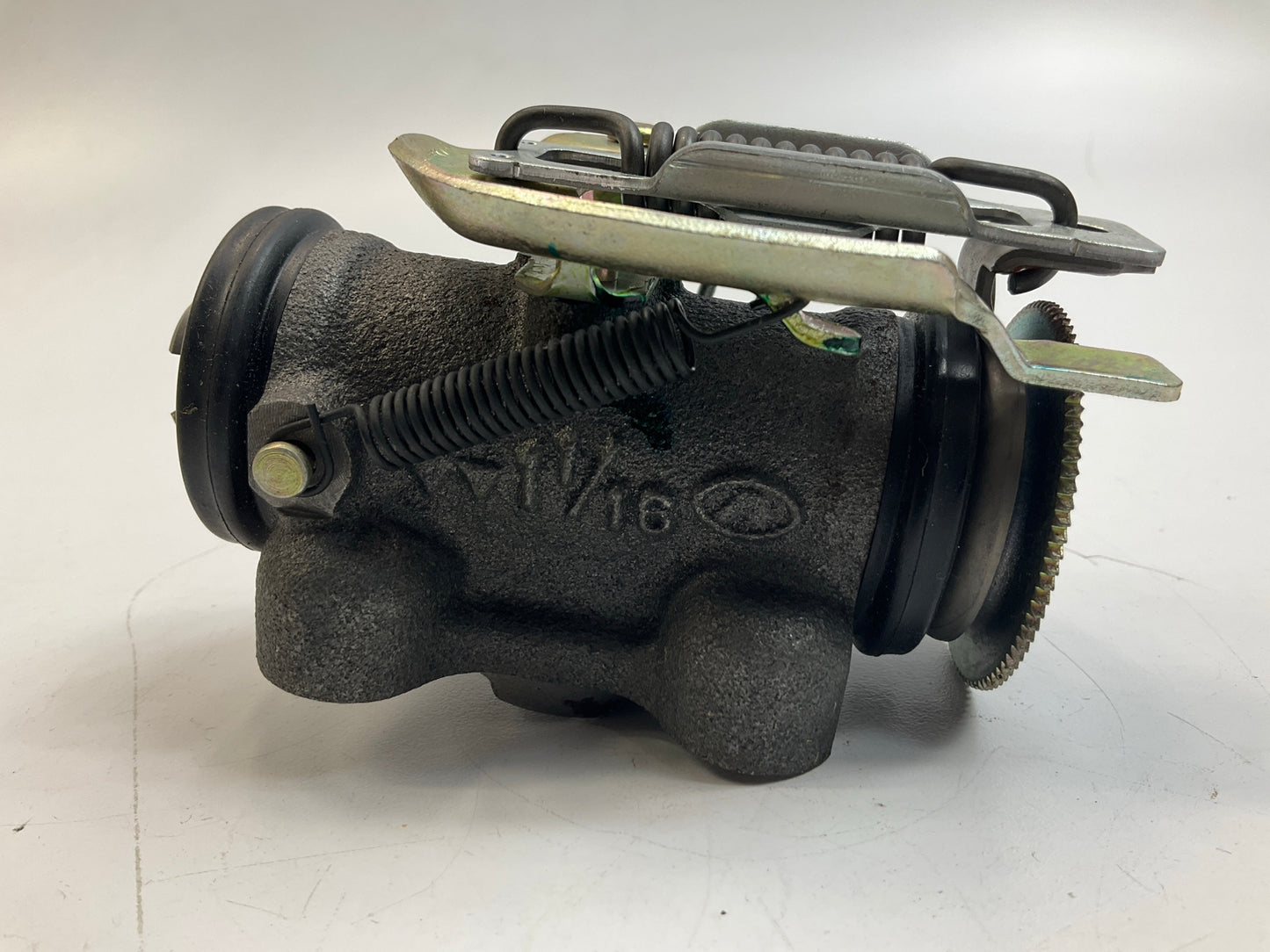 Auto Specialty W-62020 Rear Right / Left Rearward Drum Brake Wheel Cylinder