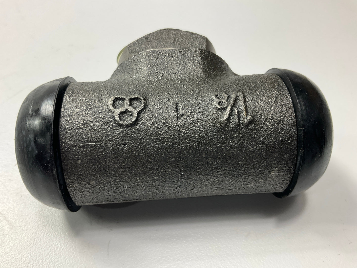 Auto Specialty W81016 Front Left Drum Brake Wheel Cylinder