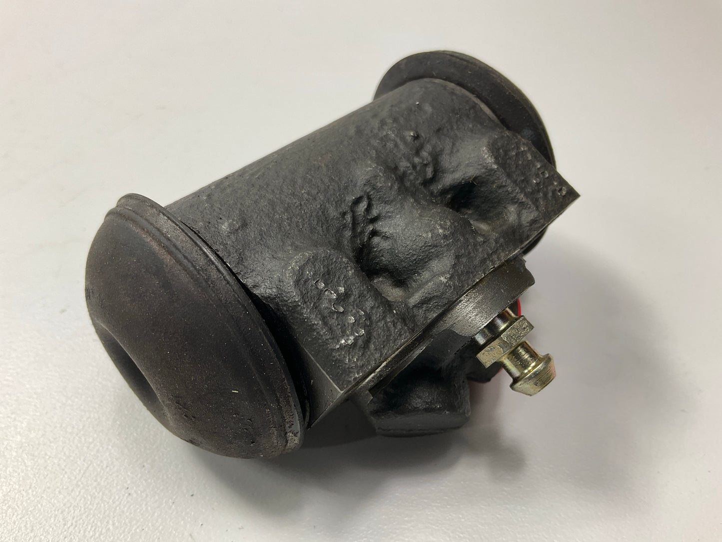 Auto Specialty W82015 Rear Right Drum Brake Wheel Cylinder